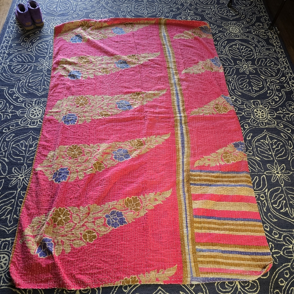 Kantha Quilted Blanket 55×85 - Picture 3 of 16